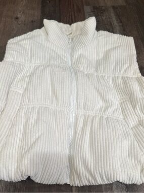 Stoosh White Ribbed Puffer Vest